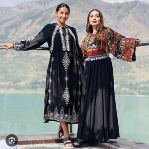 ZARA MIDI EMBROIDERED DRESS BLACK LONG SLEEVE  size s